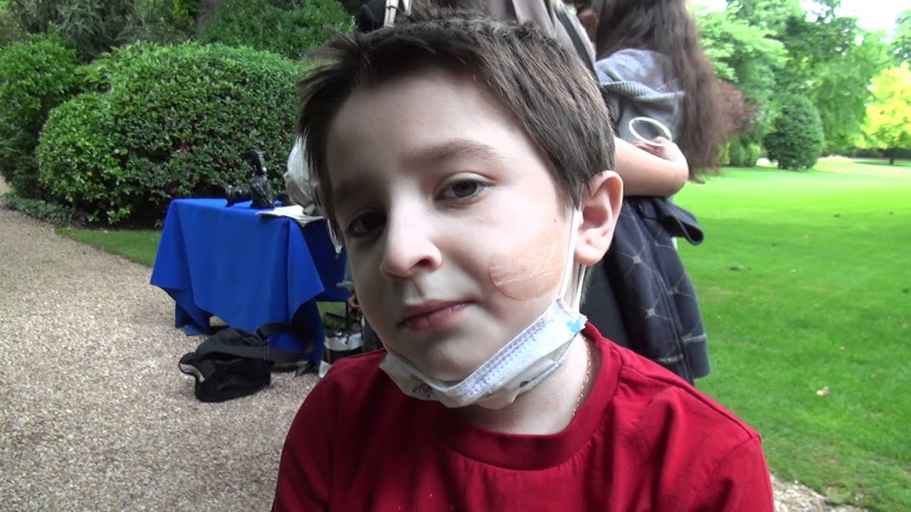 Discover Matignon, garden side