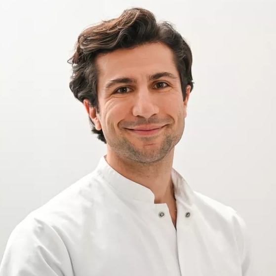 Dr. med. Bora Zeybek