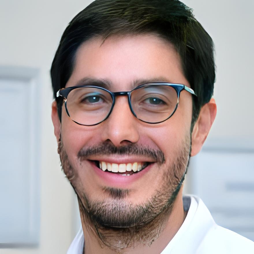 Dr. Alejandro Corral