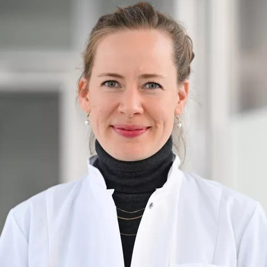 Dr. Ava Oberlack