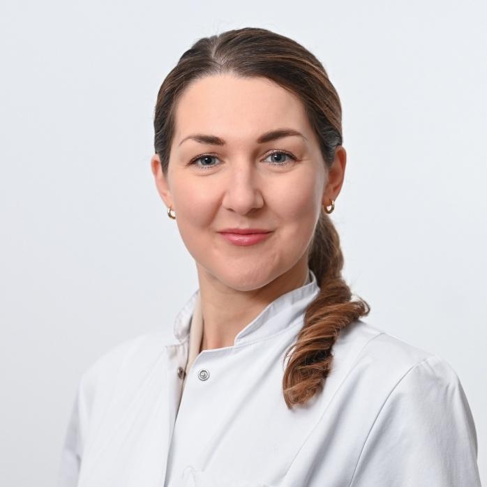 Dr. Christina Engl