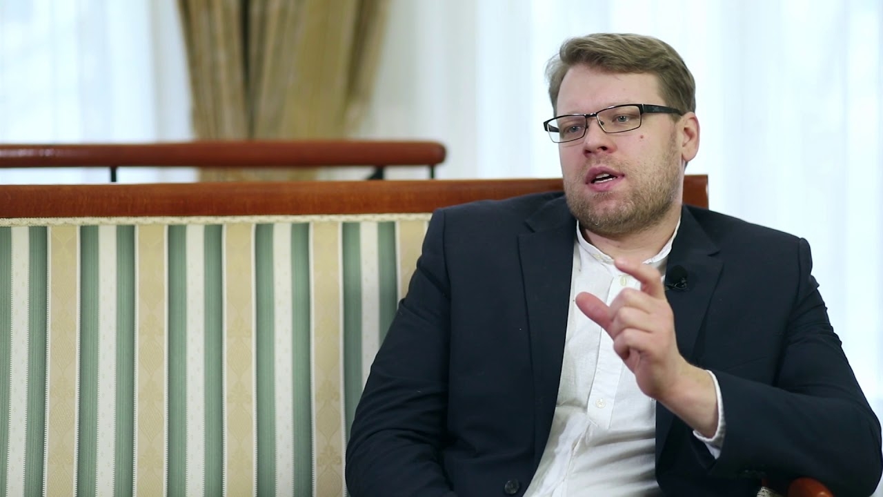 #14 Surgeon T. Urbonas talking about combination of rhinoplasty and chin implants