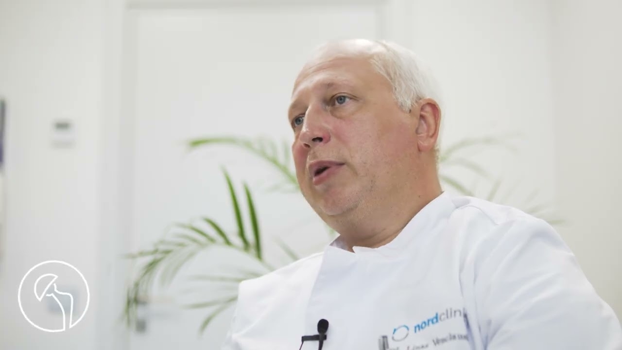 Surgeon L. Venclauskas talking about endoscopic abdominoplasty
