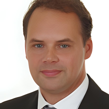 Prof. Dr. med. Sascha Gravius, MHBA