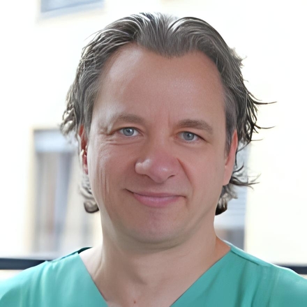 Dr. med. Rene Carolus