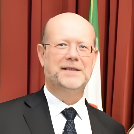 Dr. Enrico Cassano