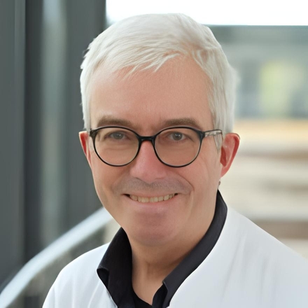 Dr. med. Christian van der Ven