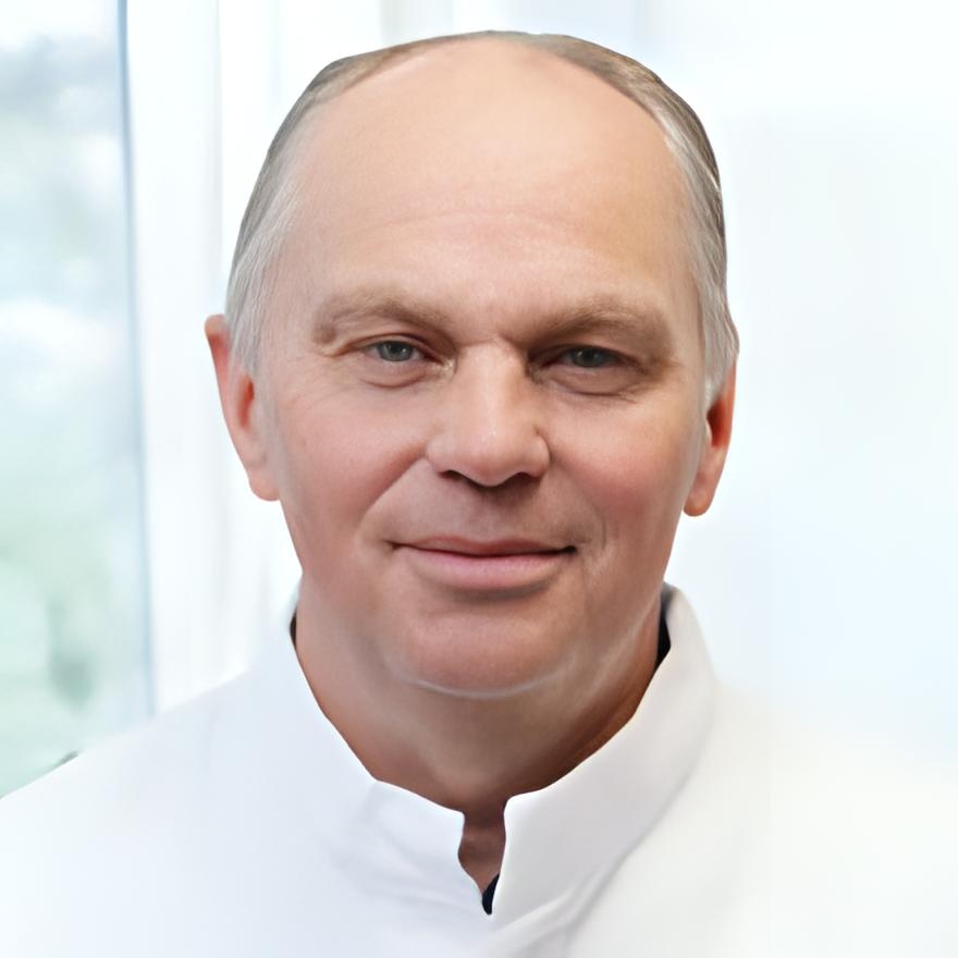 Dr. med. Matthias Bach
