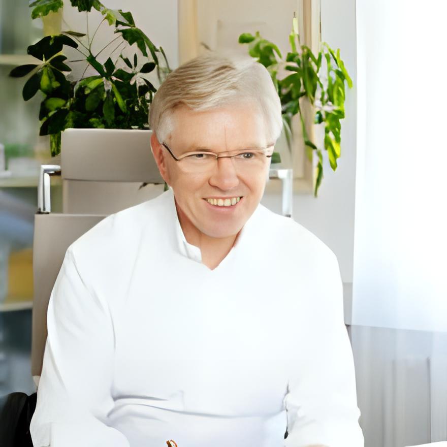 Dr. med. Gerhard Siebenhuner